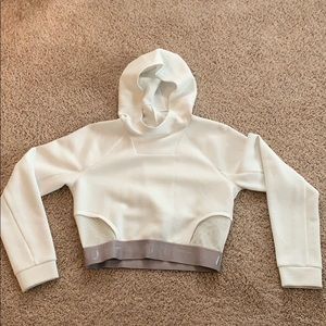 Under Armour Unstoppable Cropped Hoodie